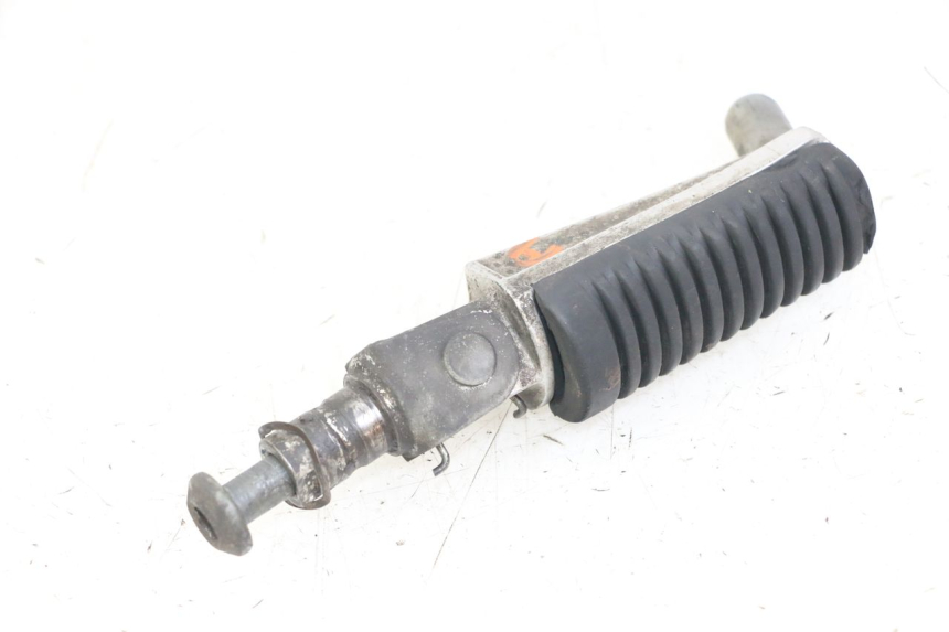 photo de REPOSAPIÉ DERECHO DELANTERO YAMAHA FZS FAZER 600 (2001 - 2003)