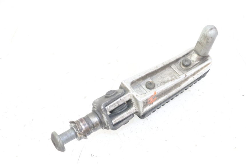 photo de REPOSAPIÉ DERECHO DELANTERO YAMAHA FZS FAZER 600 (2001 - 2003)