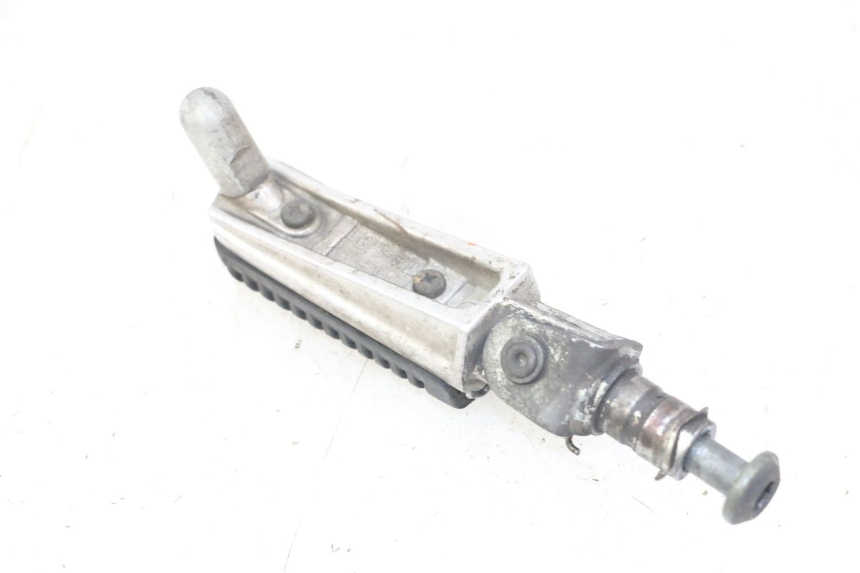 photo de REPOSAPIÉ DERECHO DELANTERO YAMAHA FZS FAZER 600 (2001 - 2003)