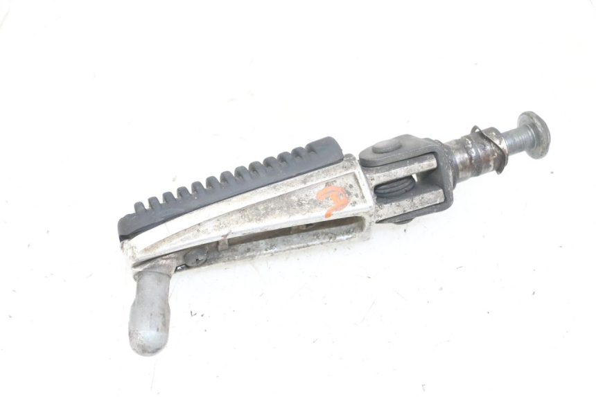 photo de REPOSAPIÉ DERECHO DELANTERO YAMAHA FZS FAZER 600 (2001 - 2003)