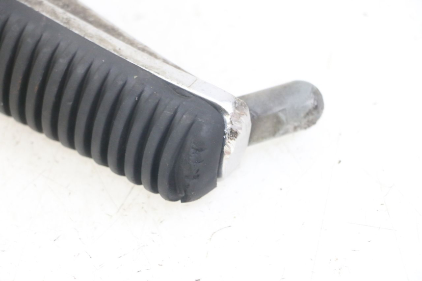 photo de REPOSAPIÉ DERECHO DELANTERO YAMAHA FZS FAZER 600 (2001 - 2003)