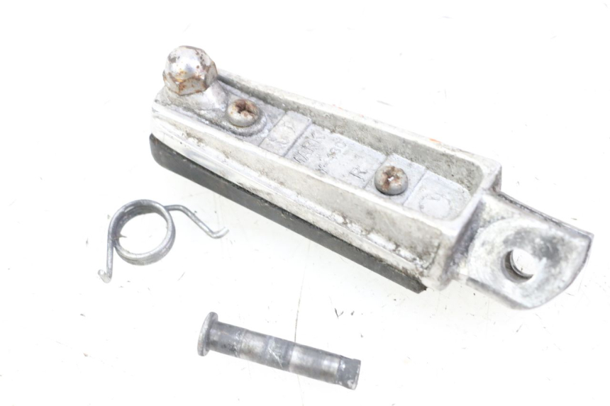 photo de REPOSAPIES DELANTERA DERECHA YAMAHA XJ6 ABS 600 (2008 - 2016)