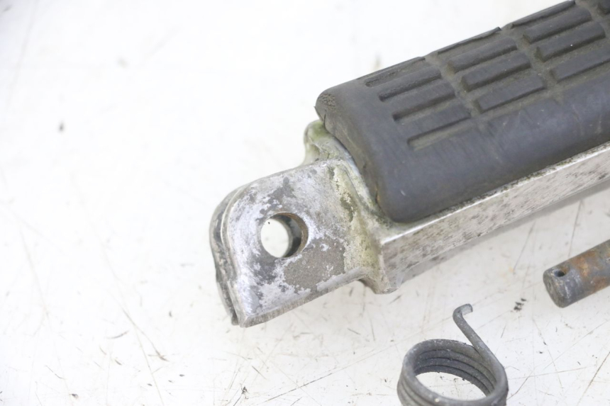 photo de REPOSAPIES DELANTERA IZQUIERDA HONDA CBF 500 (2004 - 2007)