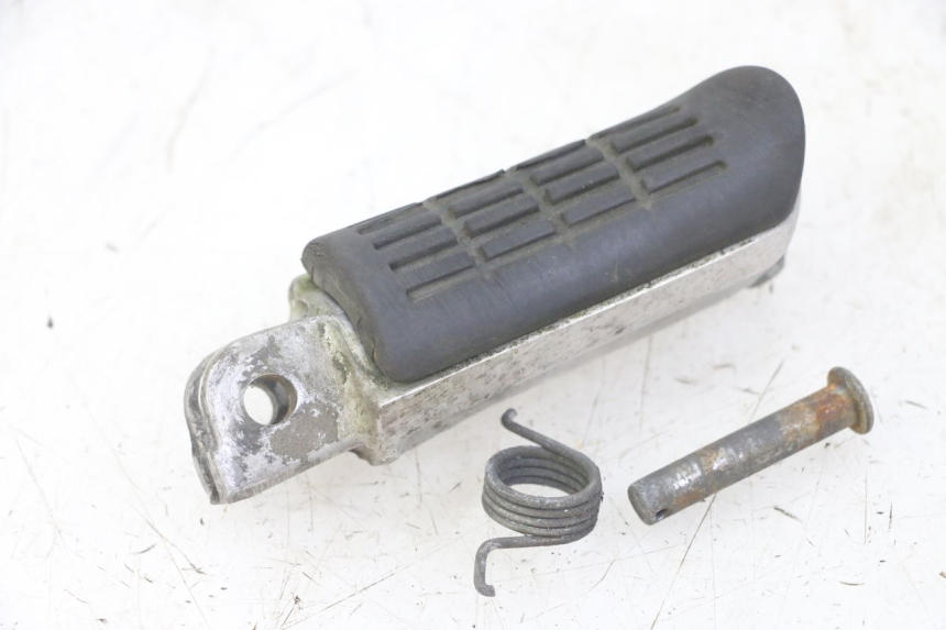 photo de REPOSAPIES DELANTERA IZQUIERDA HONDA CBF 500 (2004 - 2007)