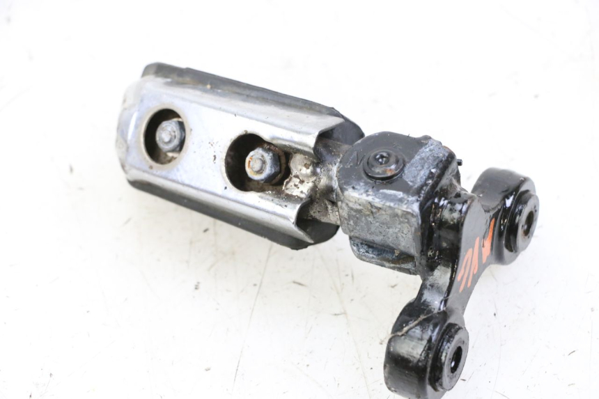 photo de REPOSAPIES DELANTERA IZQUIERDA YAMAHA FJ 36Y 1100 (1984 - 1985)