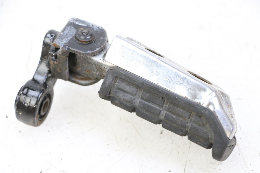 photo de REPOSAPIES DELANTERA IZQUIERDA YAMAHA FJ 36Y 1100 (1984 - 1985)