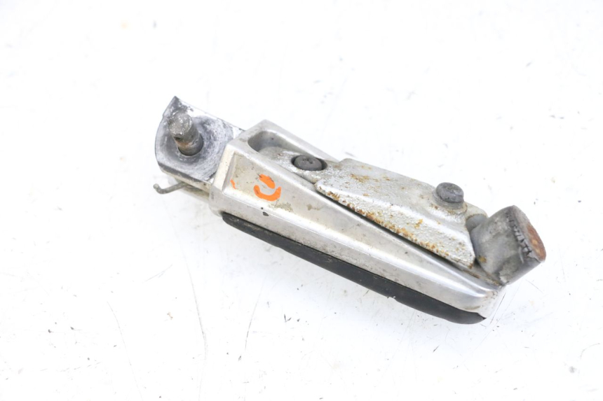 photo de REPOSAPIES DELANTERA IZQUIERDA YAMAHA FJR ABS 1300 (2006 - 2012) - Detalle de la pieza