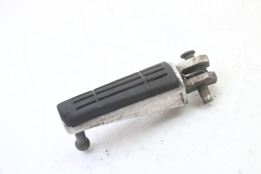 photo de REPOSAPIES DELANTERA IZQUIERDA YAMAHA FZ6 FAZER S2 600 (2007 - 2011)