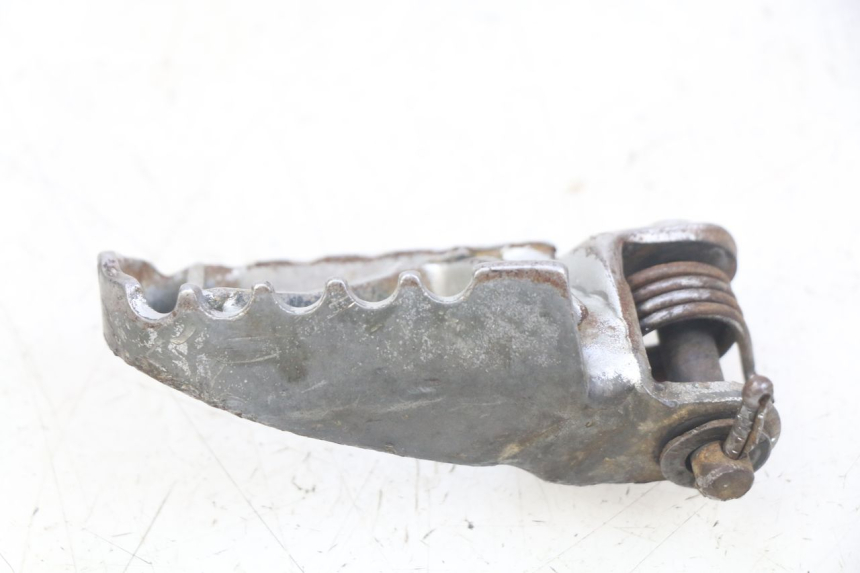 photo de REPOSAPIÉS DELANTERO IZQUIERDO HONDA CR 80 (2001 - 2003)