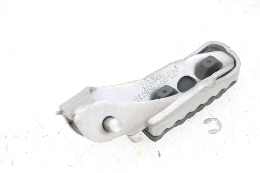 photo de REPOSAPIES DELANTERA IZQUIERDA BMW R GS 1250 (2021 - 2024) - Primer plano técnico