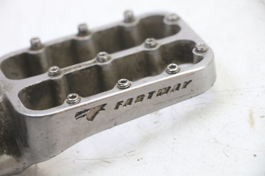 photo de REPOSAPIES DELANTERA IZQUIERDA KTM SUPERENDURO R 950 (2005 - 2009)