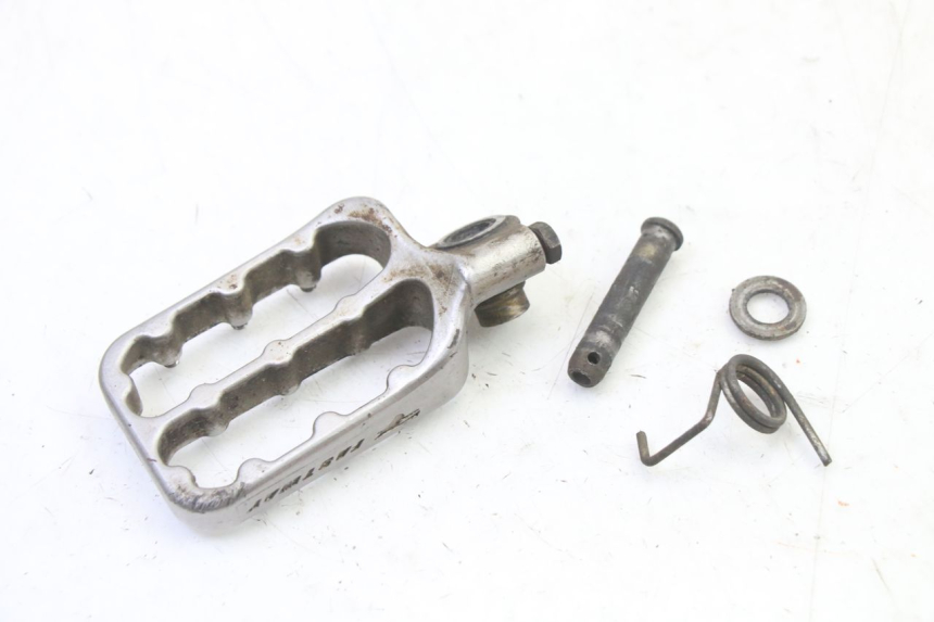 photo de REPOSAPIES DELANTERA IZQUIERDA KTM SUPERENDURO R 950 (2005 - 2009)