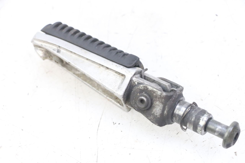photo de REPOSAPIÉS DELANTERO IZQUIERDO YAMAHA FZS FAZER 600 (2001 - 2003)