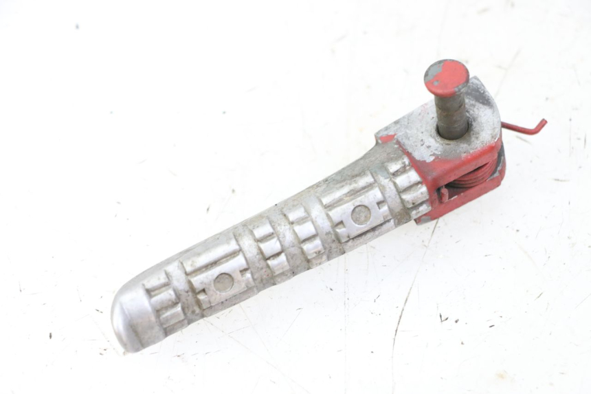 photo de REPOSAPIES DELANTERA IZQUIERDA YAMAHA TZR 50 (2008 - 2016)