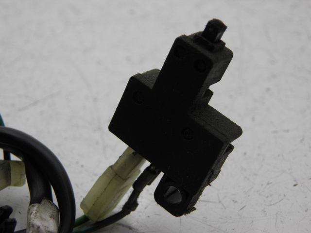 photo de SENSOR ASIENTO HONDA FES PANTHEON 125 (2003 - 2007) - Primer plano técnico