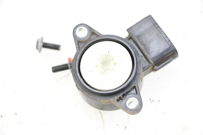 photo de ABERTURA GAS YAMAHA X-MAX XMAX 125 (2010 - 2013) - Otra perspectiva