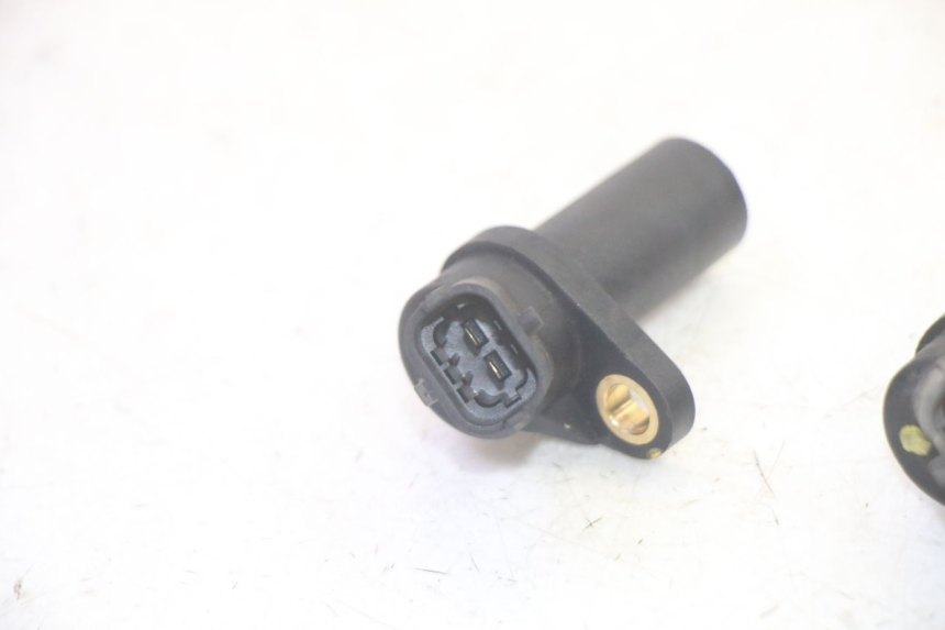 photo de SENSOR VELOCIDAD PIAGGIO MP3 HPE 350 (2018 - 2020) - Otra perspectiva