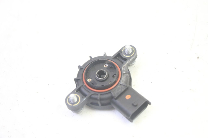photo de SENSOR POSICIÓN ROLL LOCK PIAGGIO MP3 RL 250 (2007 - 2010) - Zoom estado de uso
