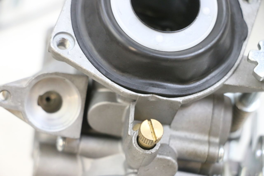 photo de CARBURADOR YAMAHA YP MAJESTY 125 (2002 - 2006) - Características distintivas