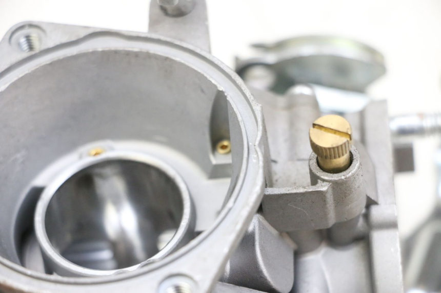 photo de CARBURADOR YAMAHA YP MAJESTY 125 (2002 - 2006) - Zoom sobre los componentes