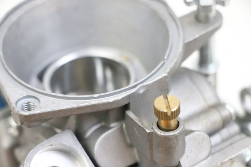 photo de CARBURADOR YAMAHA YP MAJESTY 125 (2002 - 2006) - Primer plano de alta resolución