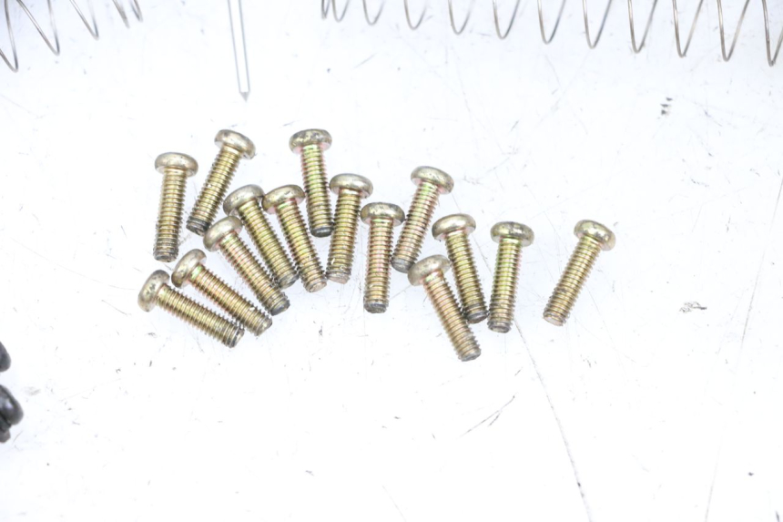 photo de CARBURADOR KAWASAKI ZR 7 750 (1999 - 2001) - Primer plano de alta resolución