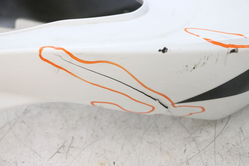 photo de CARENADO TRASERO SUZUKI GSXR GSX-R 1000 (2003 - 2004) - Primer plano de alta resolución