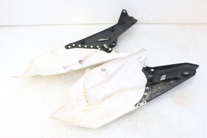photo de CARENADO TRASERO YAMAHA YZF YZ-F 450 (2014 - 2016)