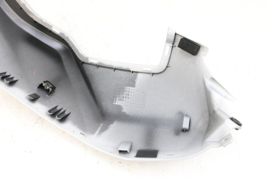 photo de TAPA DEPOSITO IZQUIERDO YAMAHA MT-07 MT07 ABS 700 (2018 - 2020) - Primer plano técnico