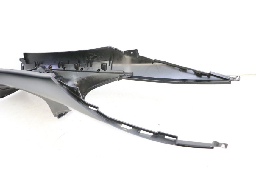 photo de TAPA DEPOSITO PIAGGIO MP3 HPE 350 (2018 - 2020) - Detalle de la pieza