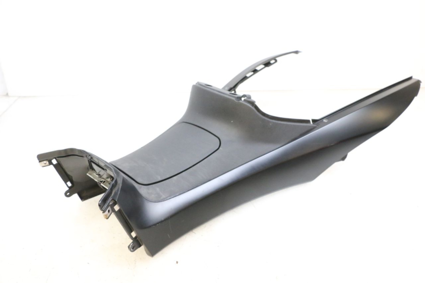 photo de TAPA DEPOSITO PIAGGIO MP3 HPE 350 (2018 - 2020) - Foto de producto adicional