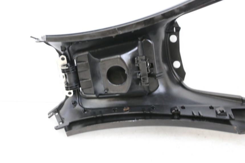 photo de TAPA DEPOSITO PIAGGIO MP3 HPE 350 (2018 - 2020) - Marcados y referencias originales