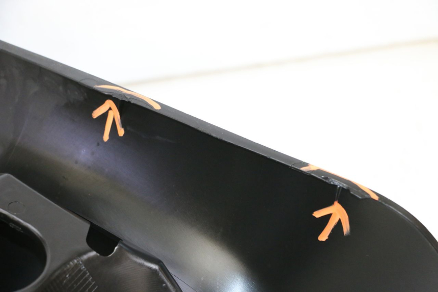 photo de TAPA DEPOSITO PIAGGIO MP3 HPE 300 (2019 - 2026) - Marcados y referencias originales