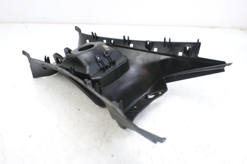 photo de CARENADO DE DEPÓSITO PIAGGIO MP3 RL 250 (2007 - 2010)