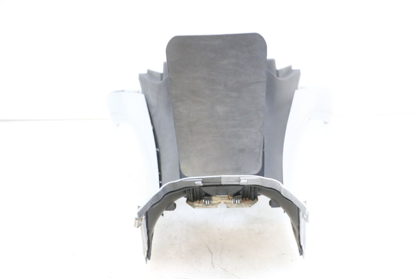 photo de CARENADO DE DEPÓSITO PIAGGIO MP3 RL 250 (2007 - 2010) - Inspección visual detallada