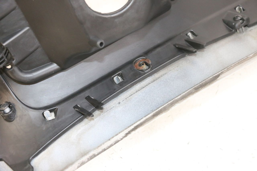 photo de CARENADO DE DEPÓSITO PIAGGIO MP3 RL 250 (2007 - 2010) - Zoom estado de uso