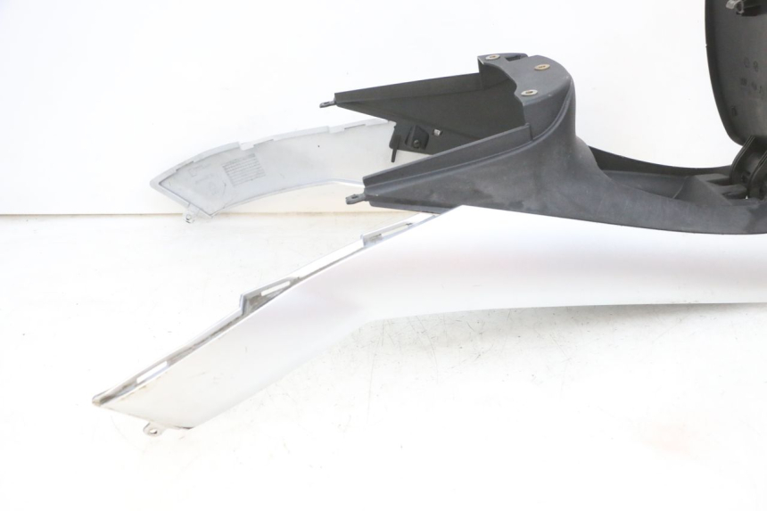 photo de CARENADO DE DEPÓSITO PIAGGIO MP3 RL 250 (2007 - 2010) - Marcados y referencias originales