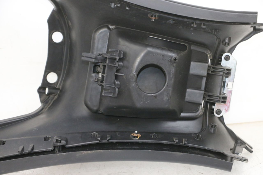 photo de TAPA DEPOSITO PIAGGIO MP3 500 (2016 - 2018) - Otra vista del artículo