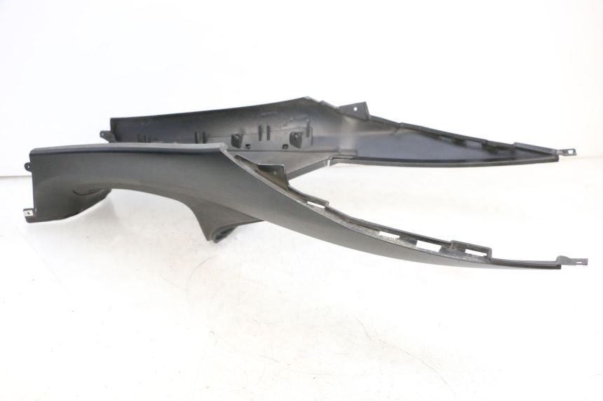 photo de TAPA DEPOSITO PIAGGIO MP3 500 (2016 - 2018) - Primer plano de alta resolución