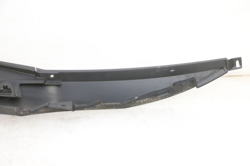 photo de TAPA DEPOSITO PIAGGIO MP3 500 (2016 - 2018) - Enfoque en la estructura