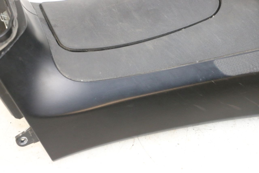 photo de TAPA DEPOSITO PIAGGIO MP3 500 (2016 - 2018) - Primer plano técnico