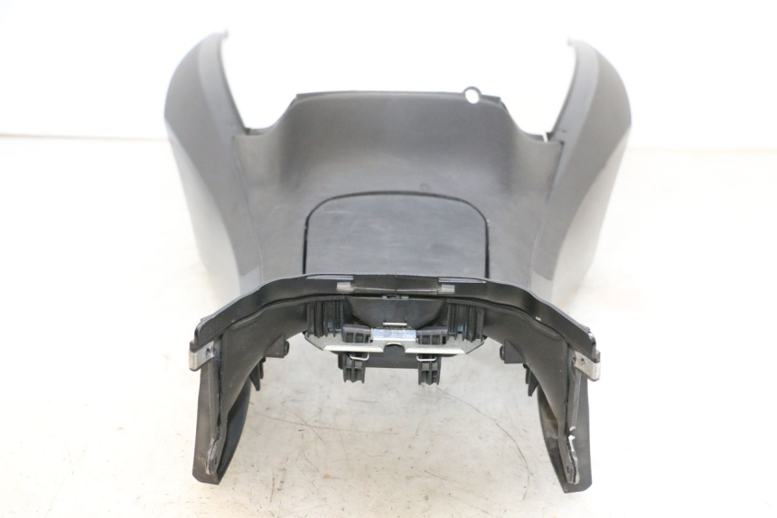 photo de TAPA DEPOSITO PIAGGIO MP3 500 (2016 - 2018) - Detalles de los puntos de fijación