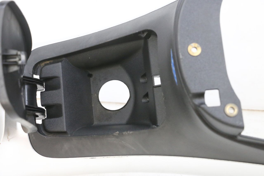 photo de CARENADO DE DEPÓSITO PIAGGIO MP3 RL 250 (2007 - 2010) - Primer plano de alta resolución