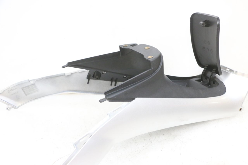 photo de CARENADO DE DEPÓSITO PIAGGIO MP3 RL 250 (2007 - 2010) - Estado de la superficie y material