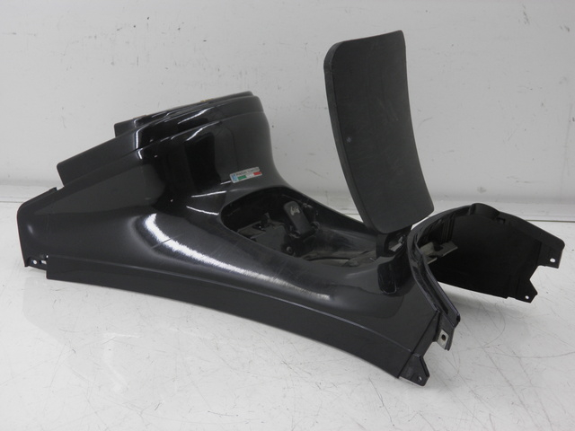 photo de TAPA DEPOSITO PIAGGIO XEVO - X EVO 125 (2010 - 2015)