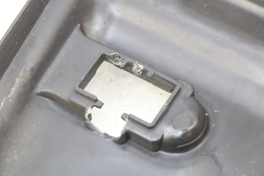 photo de CARENADO DE DEPÓSITO SUZUKI SIXTEEN 125 (2008 - 2010)