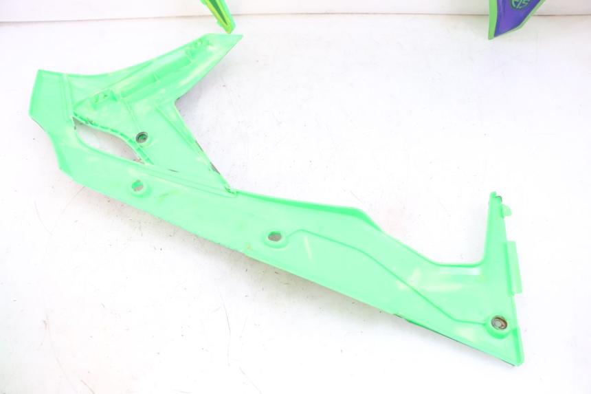 photo de COMPLETO CARENADO KAWASAKI KXF KX-F 250 (2017 - 2019) - Inspección visual detallada