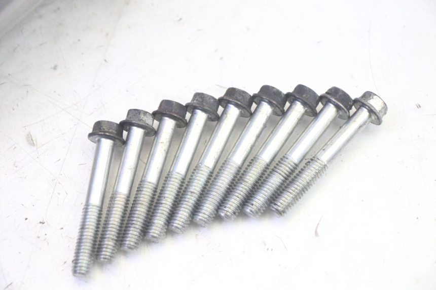 photo de TAPA ENCENDIDO YAMAHA X-MAX XMAX 125 (2010 - 2014) - Detalles de los puntos de fijación