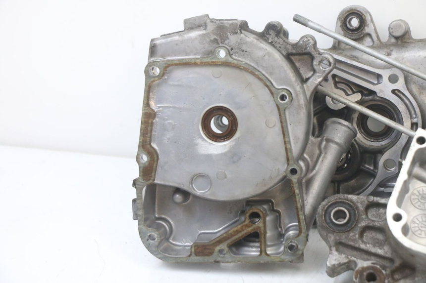photo de CÁRTER DE MOTOR INFERIOR KYMCO AGILITY 4T 50 (2018 - 2022)