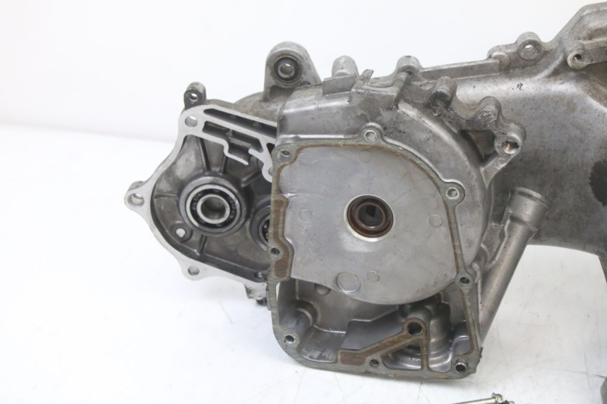 photo de CÁRTER DE MOTOR INFERIOR KYMCO AGILITY 4T 50 (2018 - 2022)